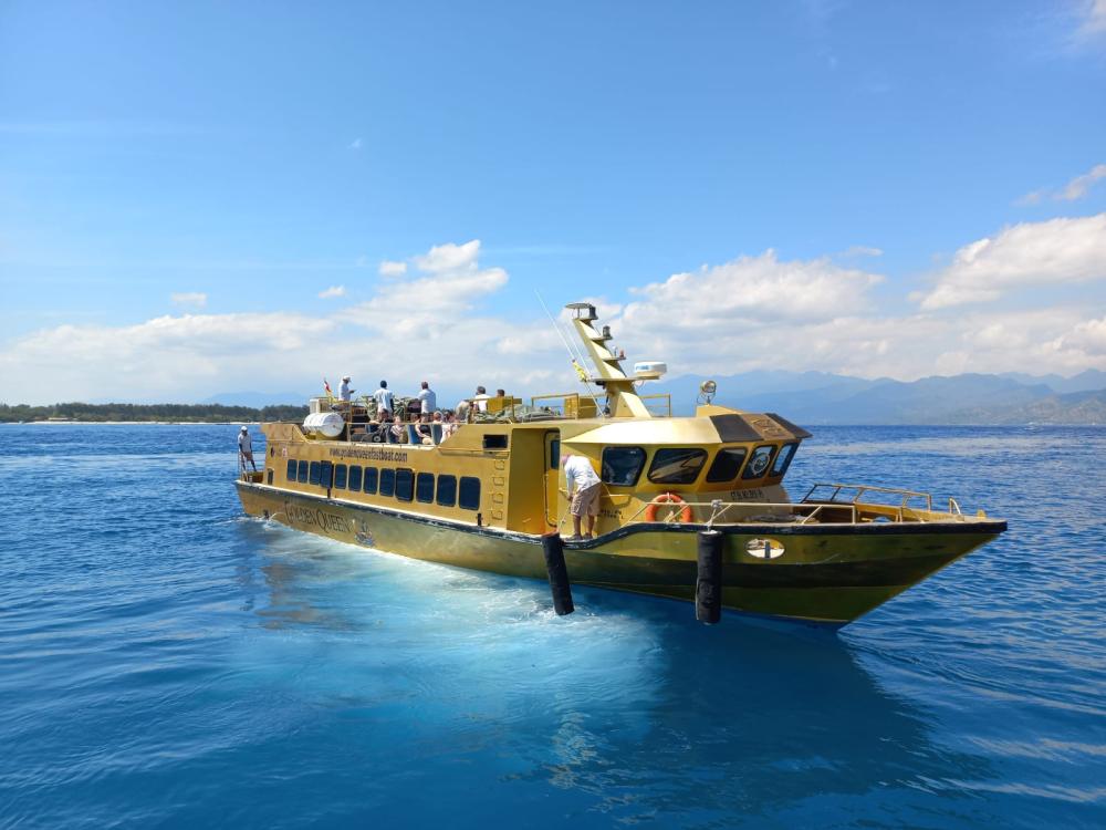 golden-queen-fastboat_6576a336a8110.jpeg